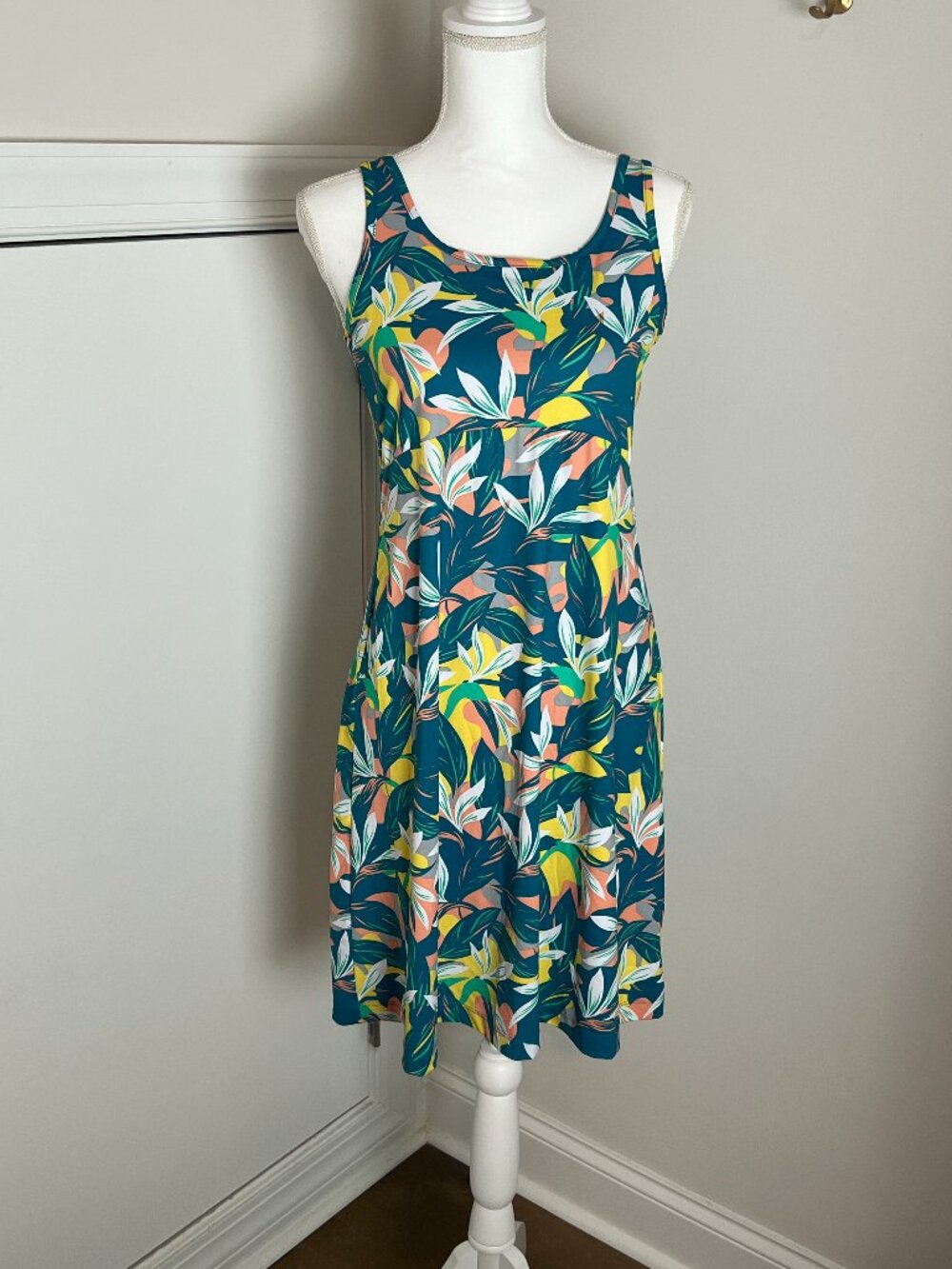 Columbia Green Tropical Print Athletic Dress